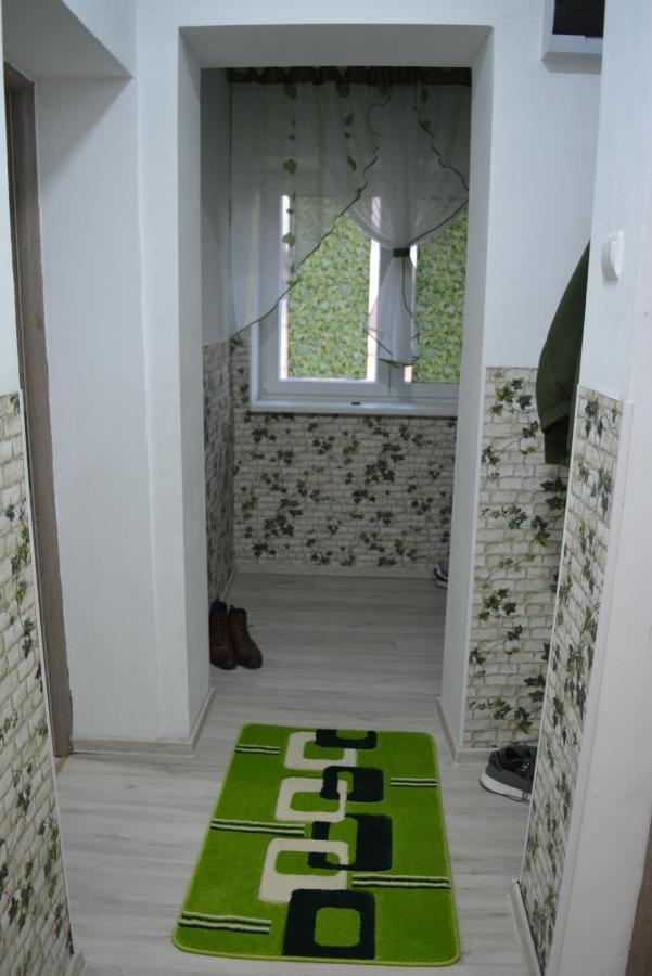 Green Rooms Hunedoara Exteriör bild