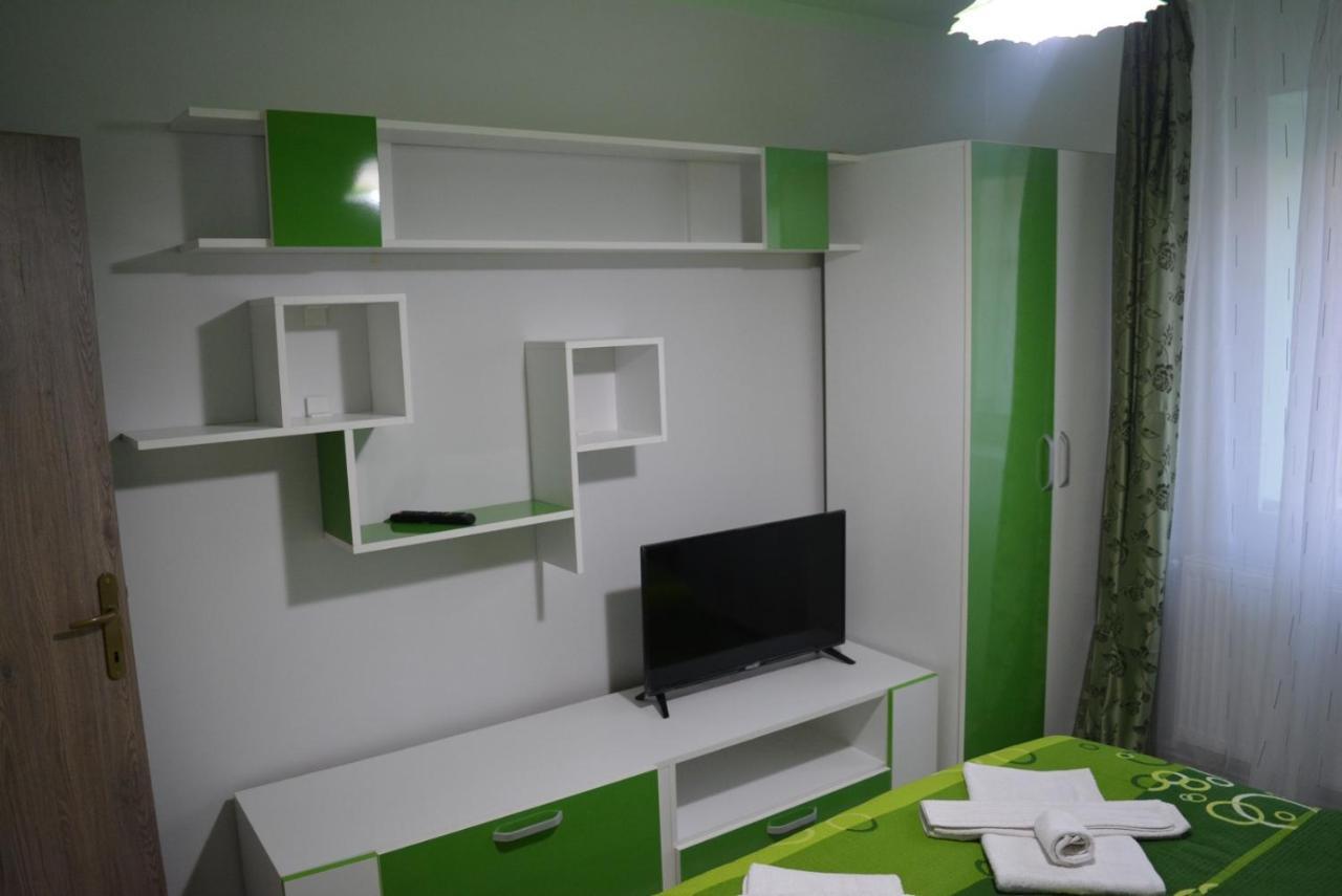 Green Rooms Hunedoara Exteriör bild