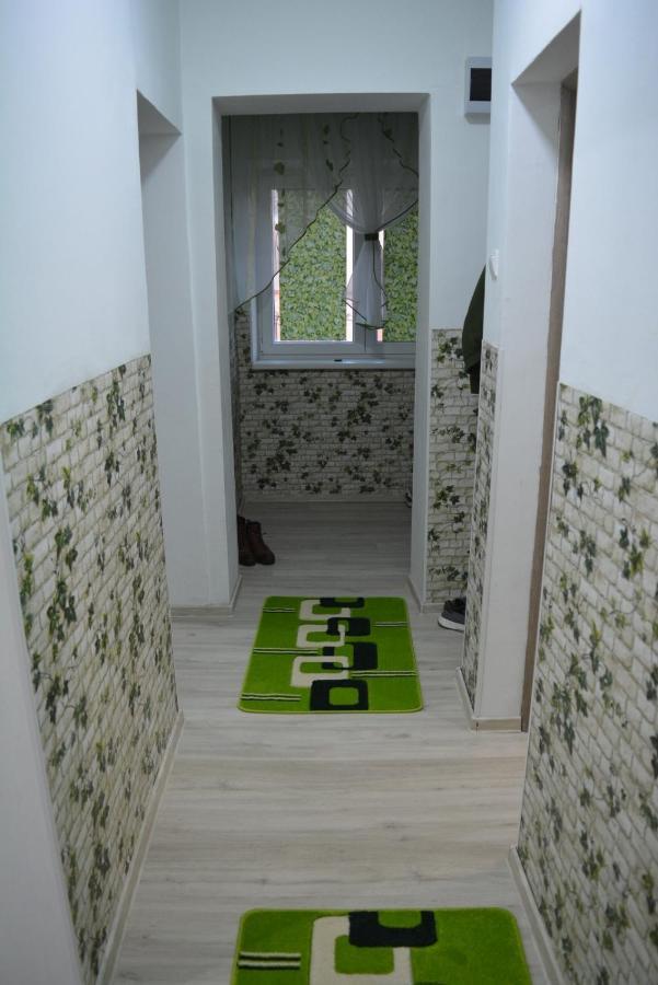 Green Rooms Hunedoara Exteriör bild